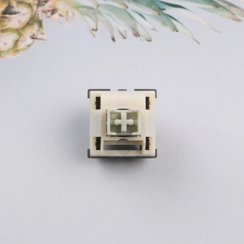 Keygeek x XCJZ Sanglei Switches feature unique UHMWPE top housing design