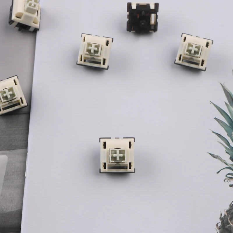 Keygeek x XCJZ Sanglei Switches with rounded pole-bottom stem design