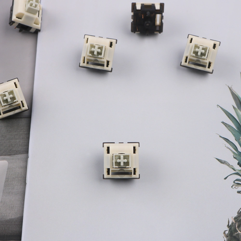 Keygeek x XCJZ Sanglei Creamy Typing Linear Switches Keygeek x XCJZ Sanglei Switches with rounded pole-bottom stem design