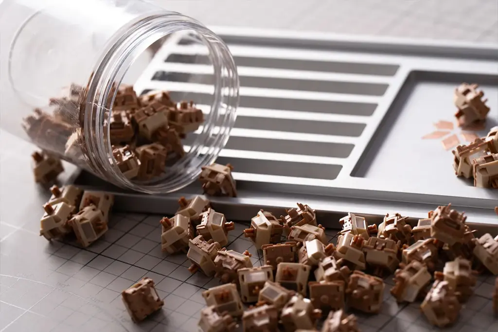 Frosted light guide softens RGB lighting for a comfortable view.