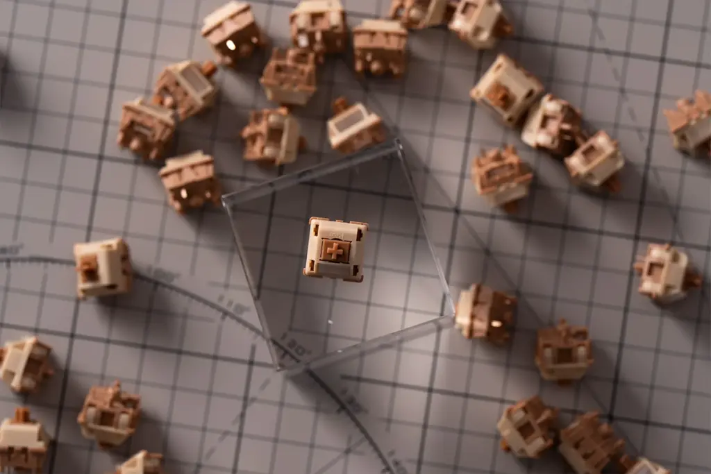 POM top housing ensures fast actuation and crisp bottom-out.